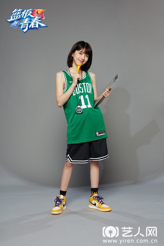 篮球少女李凯馨帅气写真.jpg